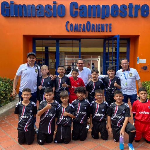 Día 2: ¡Victoria y orgullo en el inicio de los Juegos Supérate! Gimnasio Campestre Comfaoriente 💙🧡
